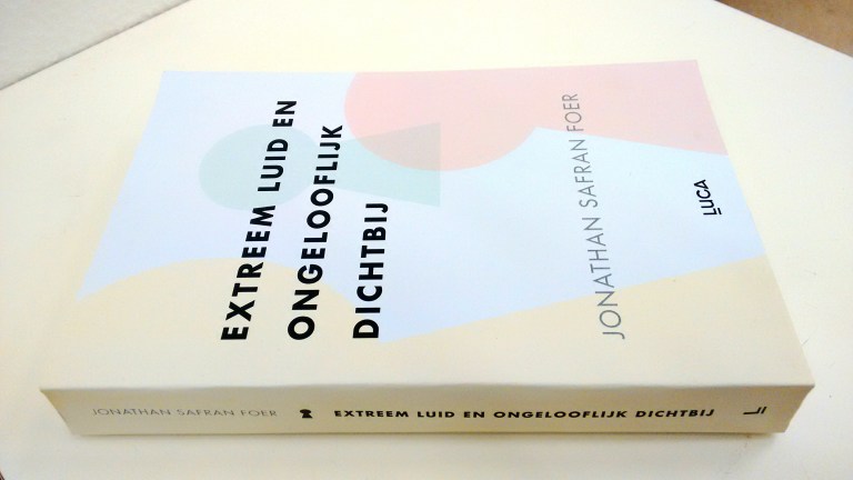 boekomslag Jonathan Safran Foer Extreem luid en ongelooflijk dichtbij voorkant en rug