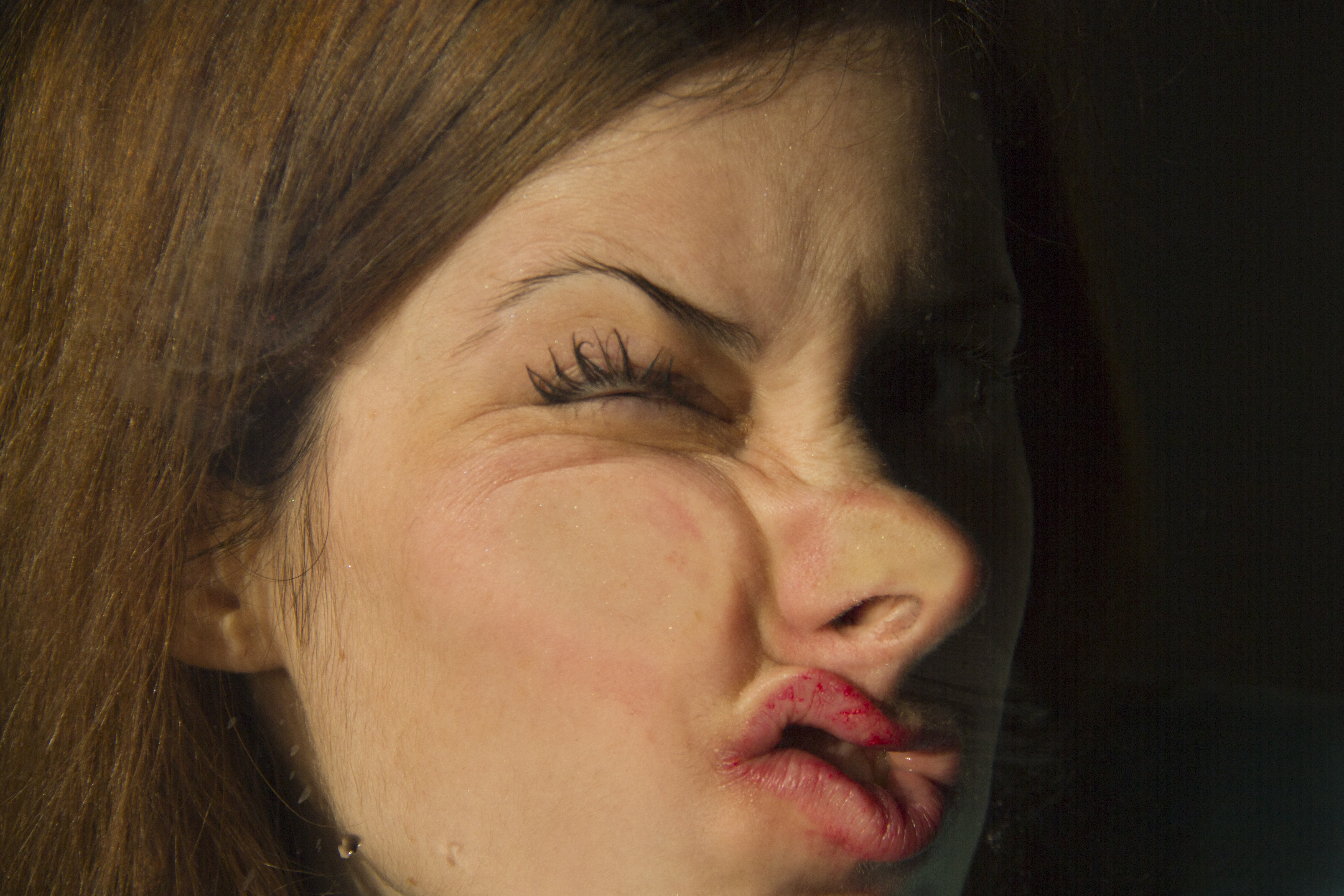 zelfportret raam Jenny Saville Pipilotti Rist Be Nice To Me Flatten 04