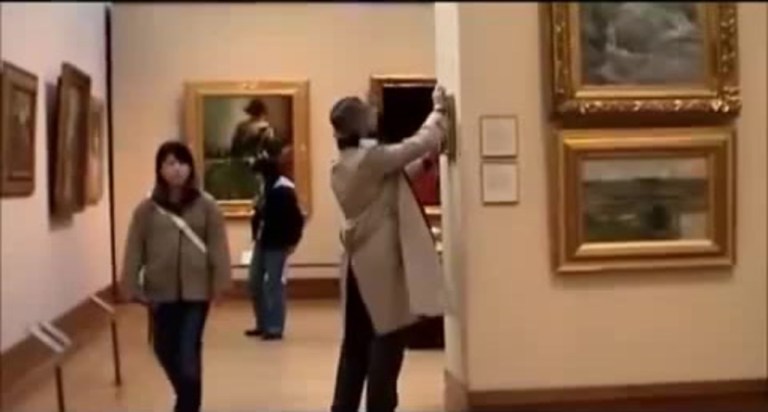 Camerabeelden Tate Britain Banksy