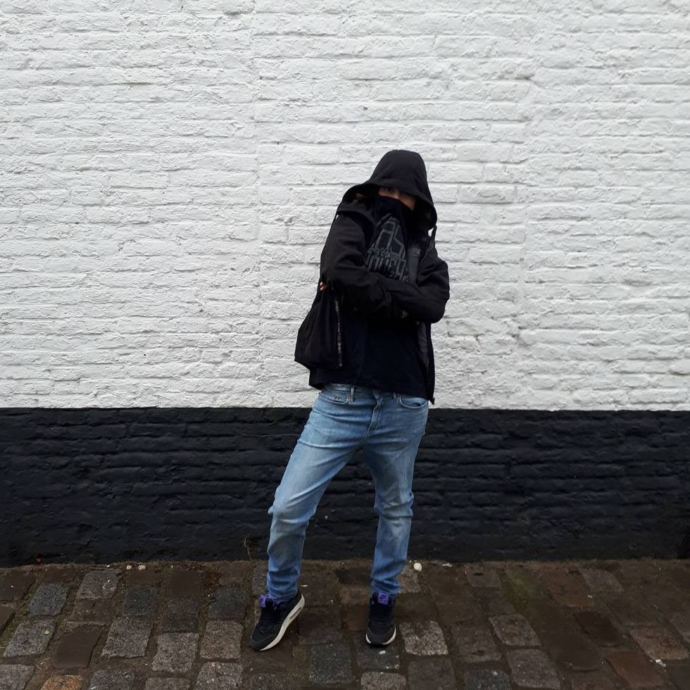 Na street cred graffiti gangsta make-over