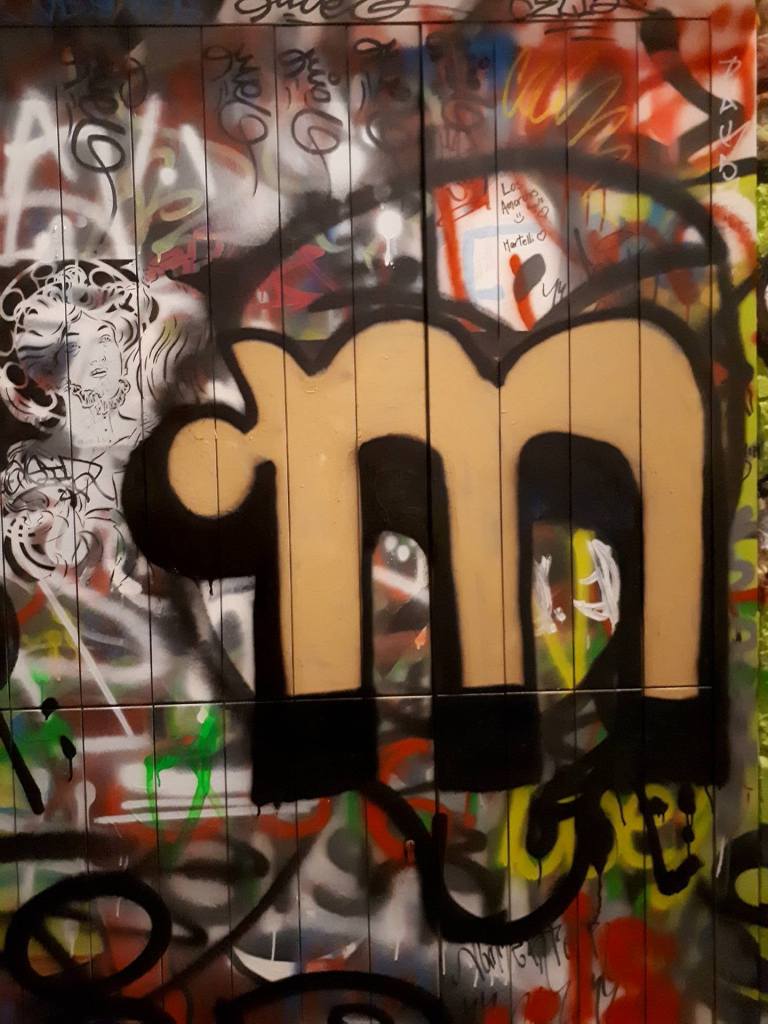 Blockletter M tag throwup graffiti Graffitisteeg Gent